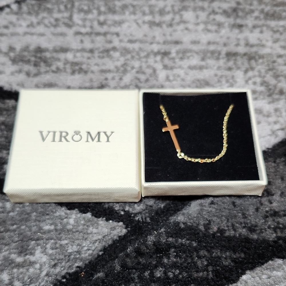 VIROMY GOLD-PLATED SIDE-WAYS CROSS PENDENT NECKLACE